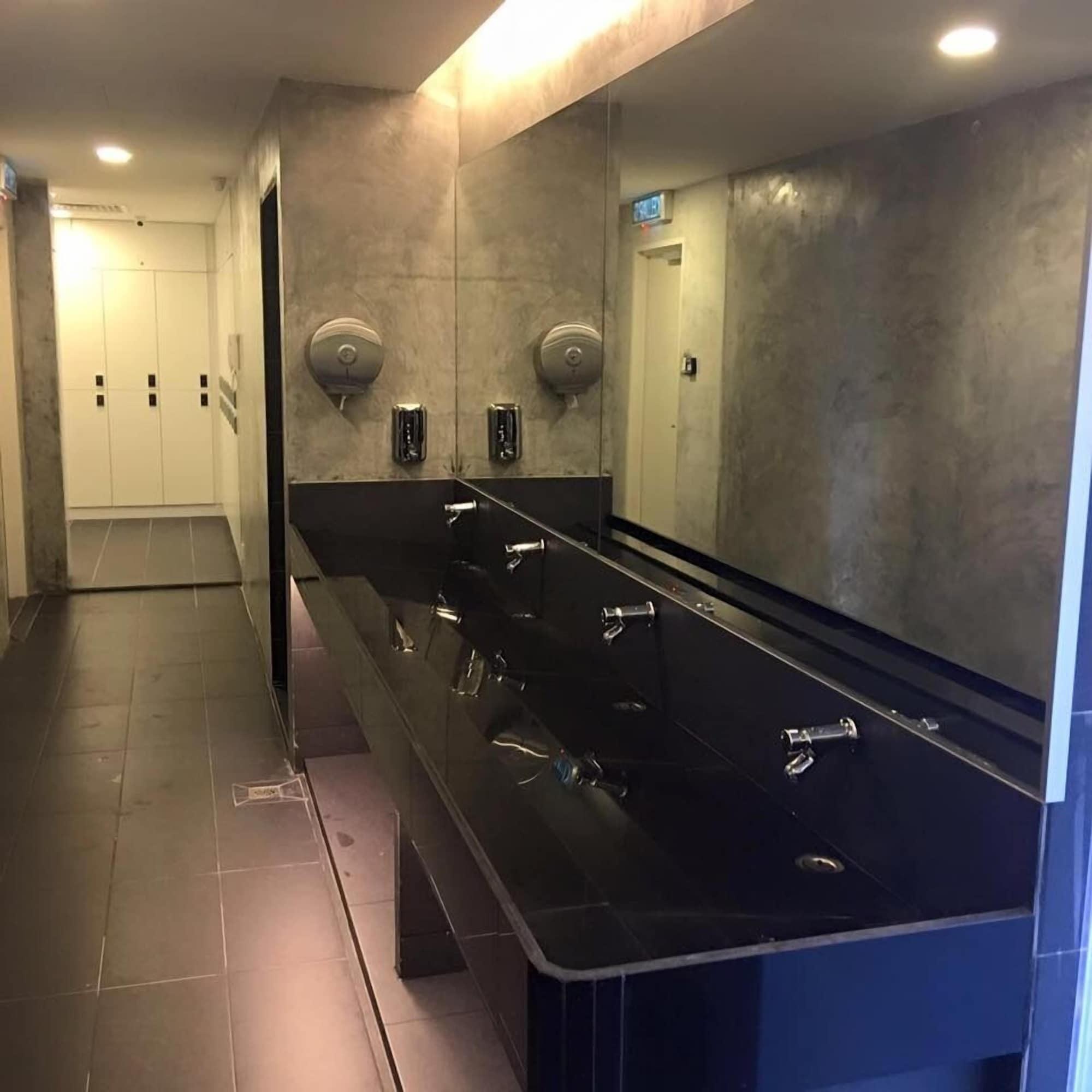 M Qube Hotel Sungai Dua Bukit Esterno foto