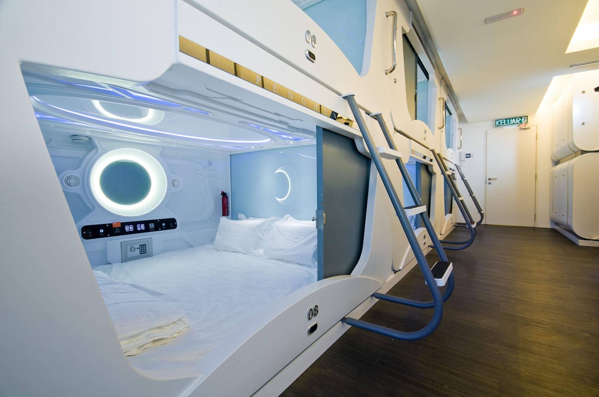 M Qube Hotel Sungai Dua Bukit Esterno foto