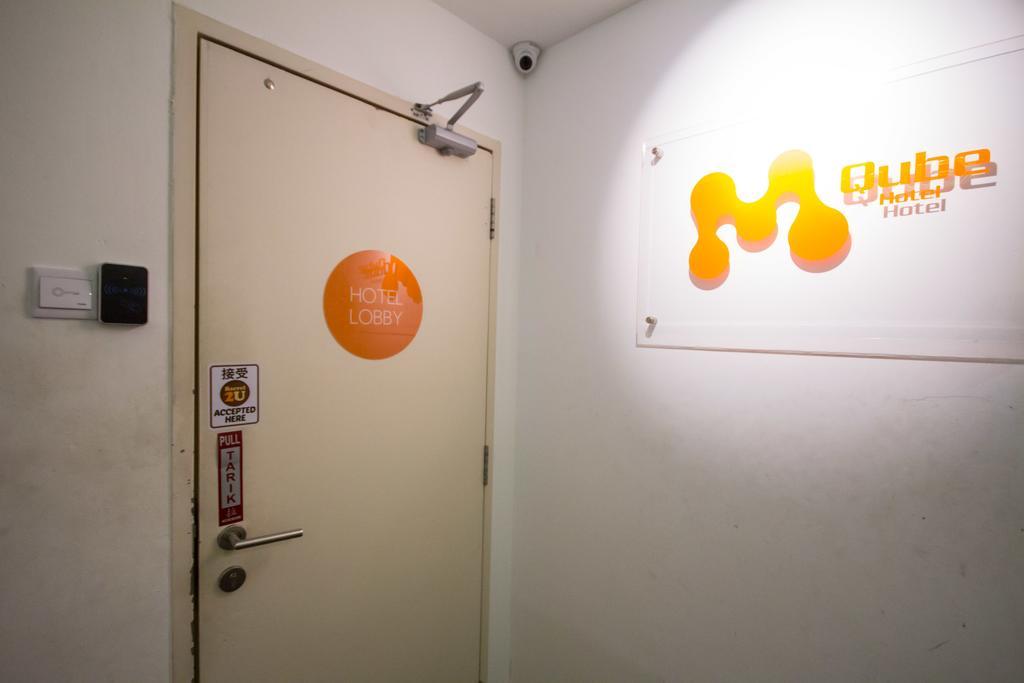 M Qube Hotel Sungai Dua Bukit Esterno foto