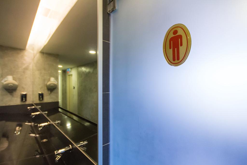 M Qube Hotel Sungai Dua Bukit Esterno foto