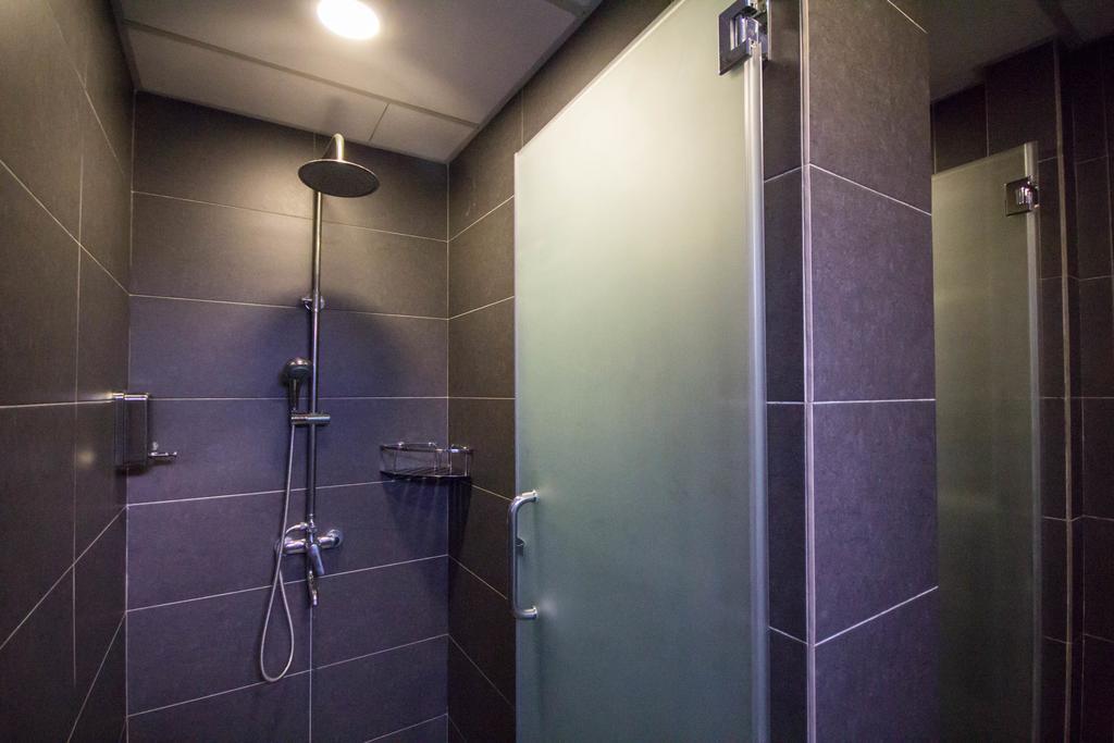 M Qube Hotel Sungai Dua Bukit Esterno foto