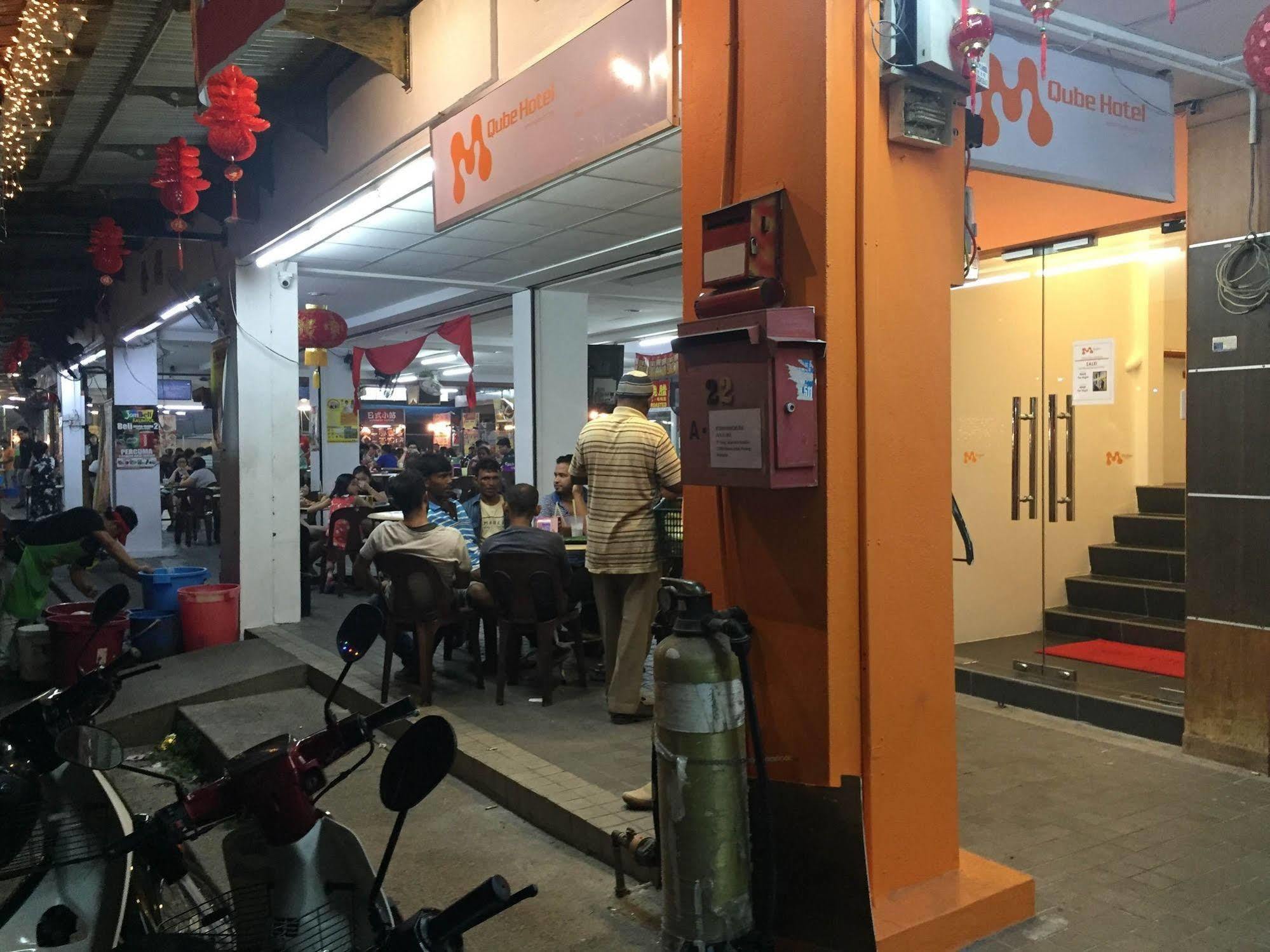 M Qube Hotel Sungai Dua Bukit Esterno foto