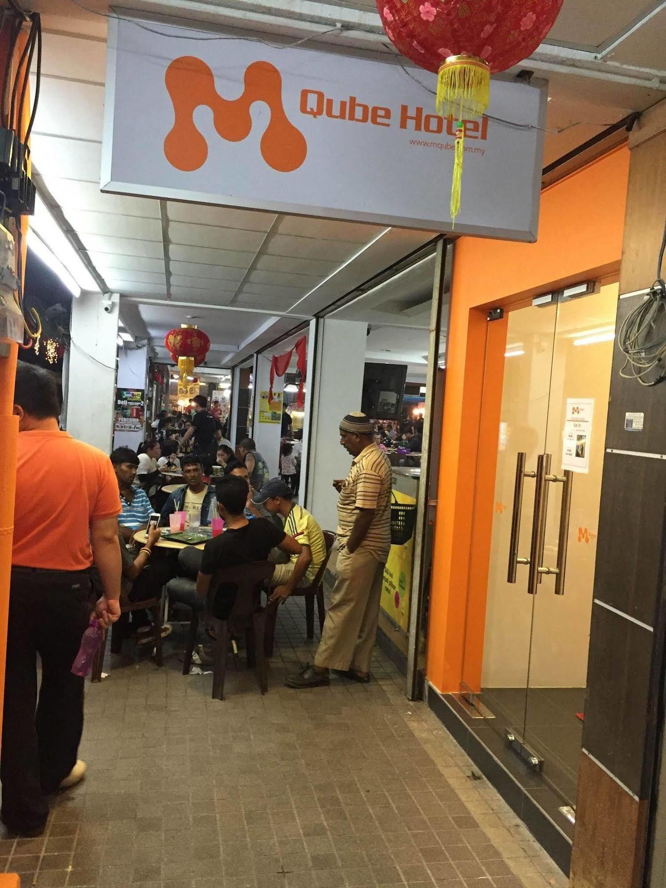 M Qube Hotel Sungai Dua Bukit Esterno foto