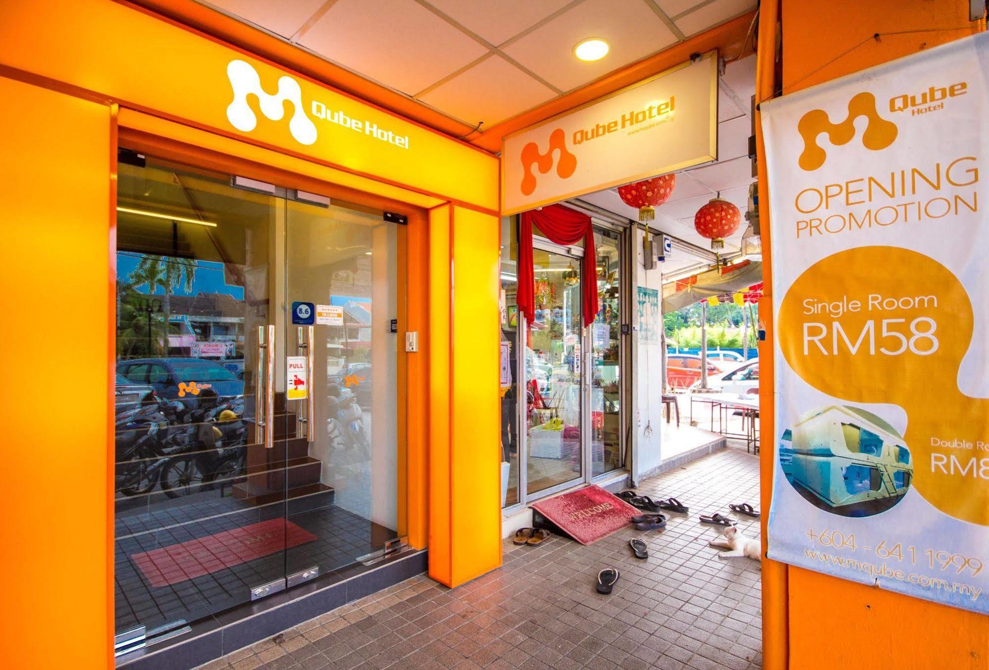 M Qube Hotel Sungai Dua Bukit Esterno foto