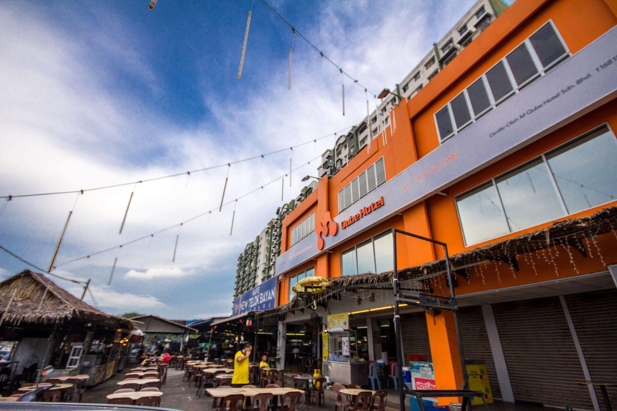 M Qube Hotel Sungai Dua Bukit Esterno foto
